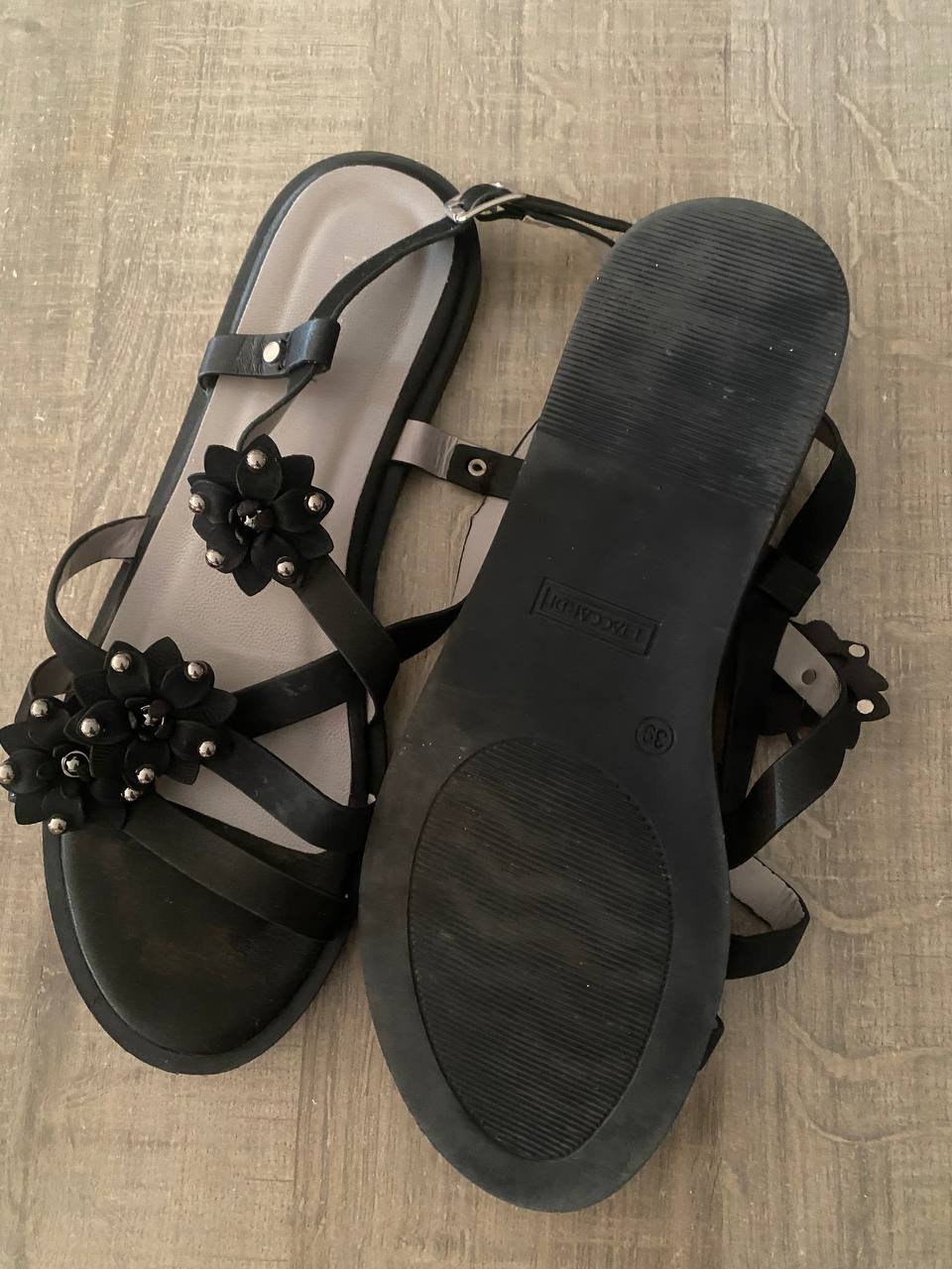 Black sandals size 39, like new — Paphos, Cyprus