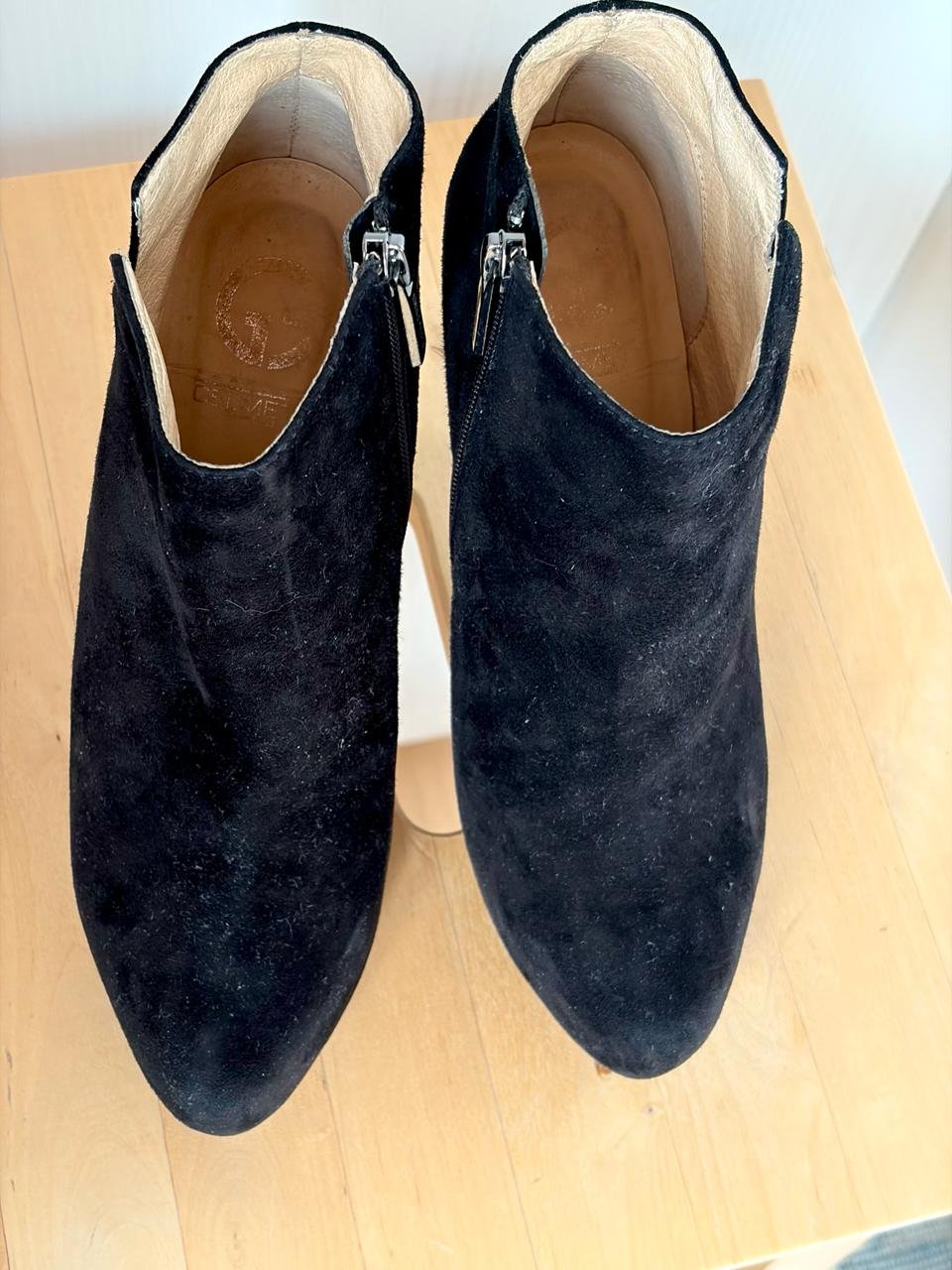 Black suede ankle boots, size 38, comfortable heel — Limassol, Cyprus