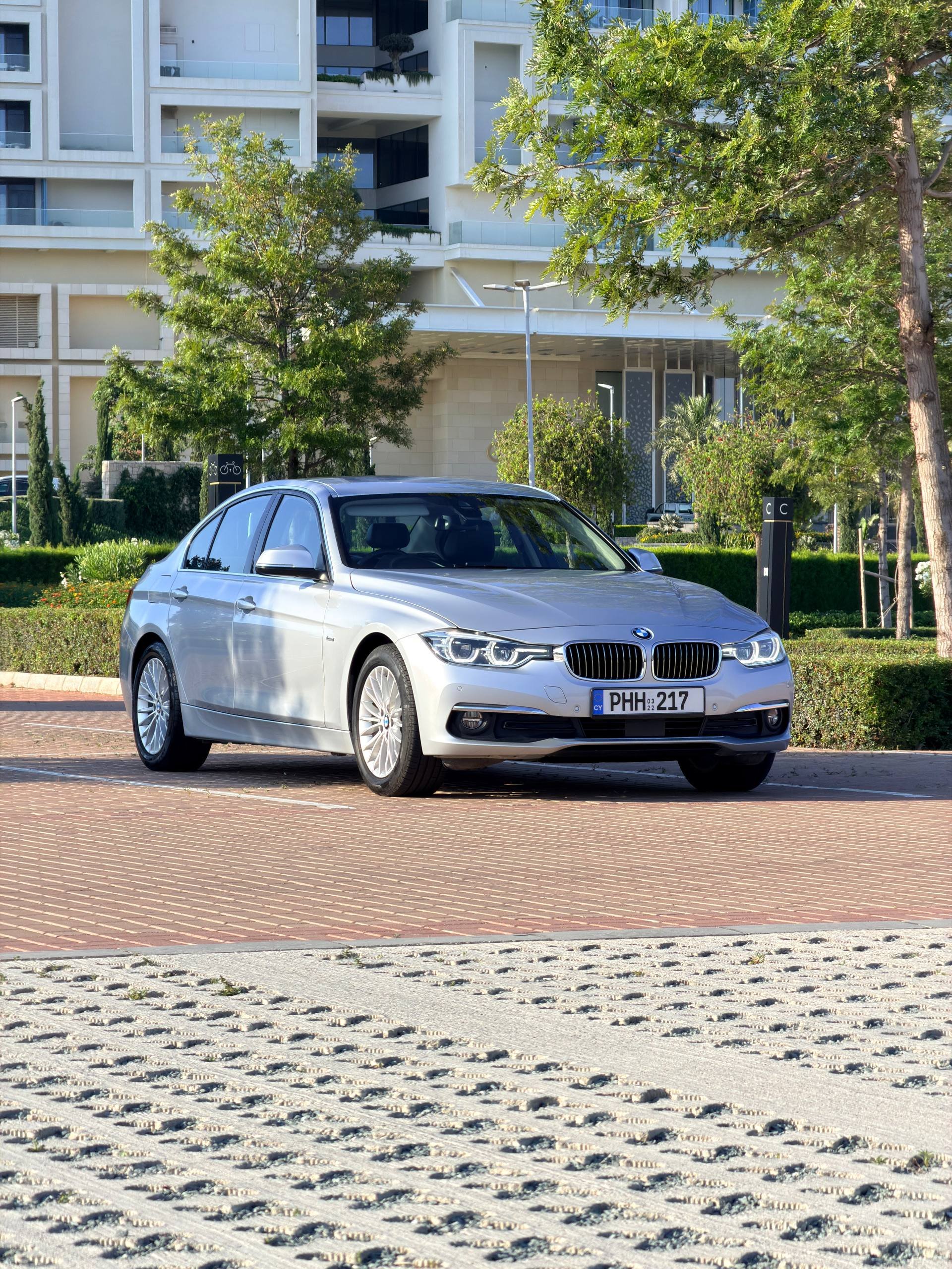 BMW 320i 2018 plateado, 17000€ — Limasol, Chipre BMW 320i 2018 plateado, 17000€ — serviced — Limasol, Chipre