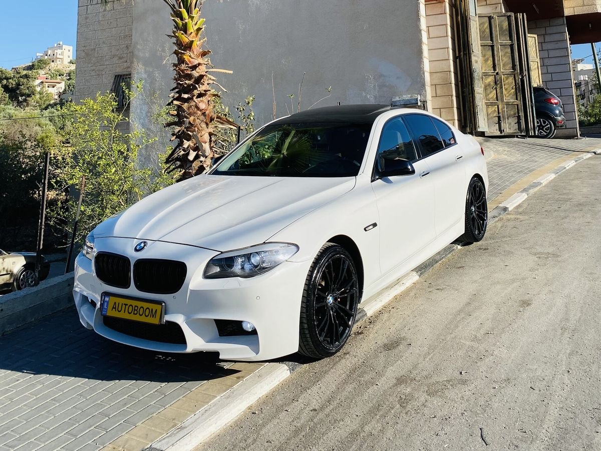 BMW 5 Series 2012 white sedan, automatic — Tel Aviv, Israel