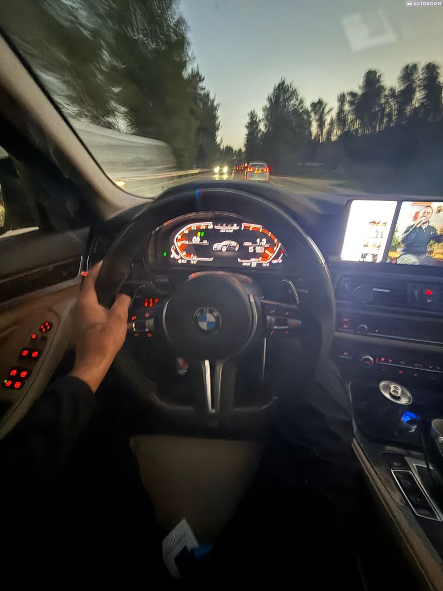 BMW 5 Series 2012 white sedan, automatic — Tel Aviv, Israel