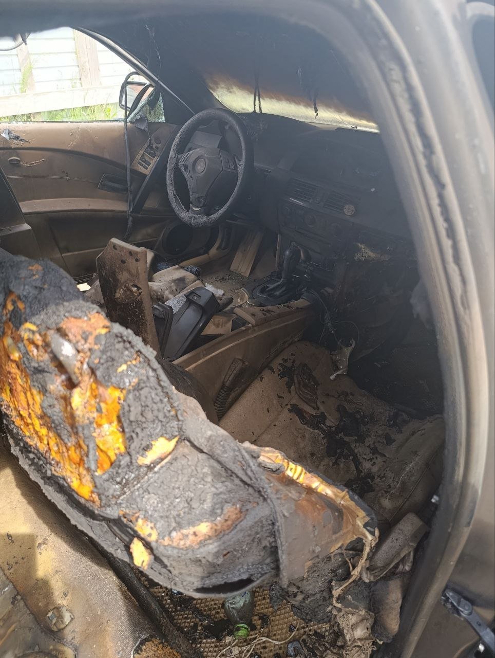 BMW M5 (dañado) — repuestos — Moscú, Rusia BMW M5 (dañado) — repuestos — Moscú, Rusia