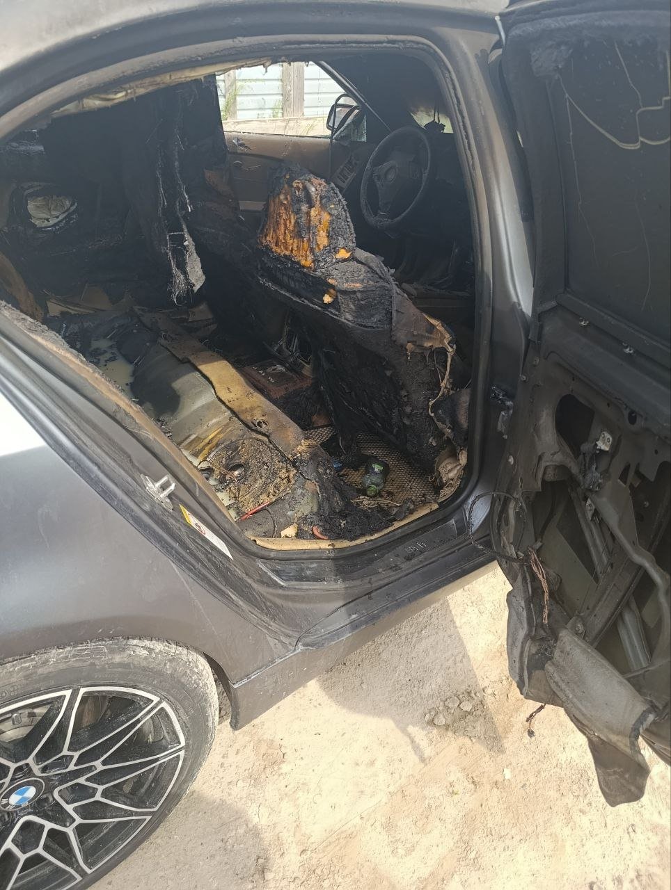 BMW M5 (dañado) — repuestos — Moscú, Rusia BMW M5 (dañado) — repuestos — Moscú, Rusia