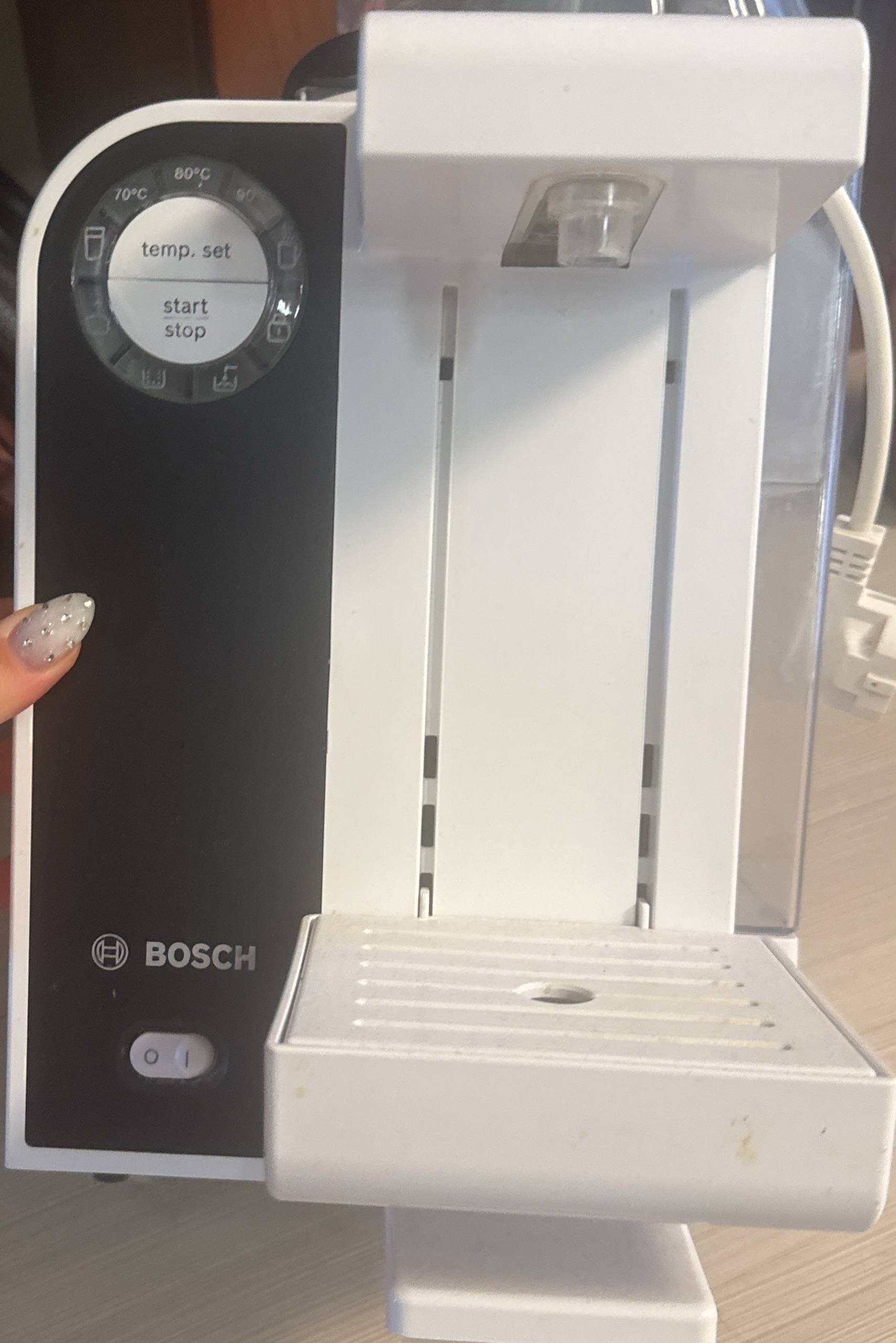 موزع ماء ساخن Bosch يعمل بالكامل 5000 روبل — موسكو, روسيا موزع ماء ساخن Bosch يعمل بالكامل 5000 روبل — مستعمل — موسكو, روسيا