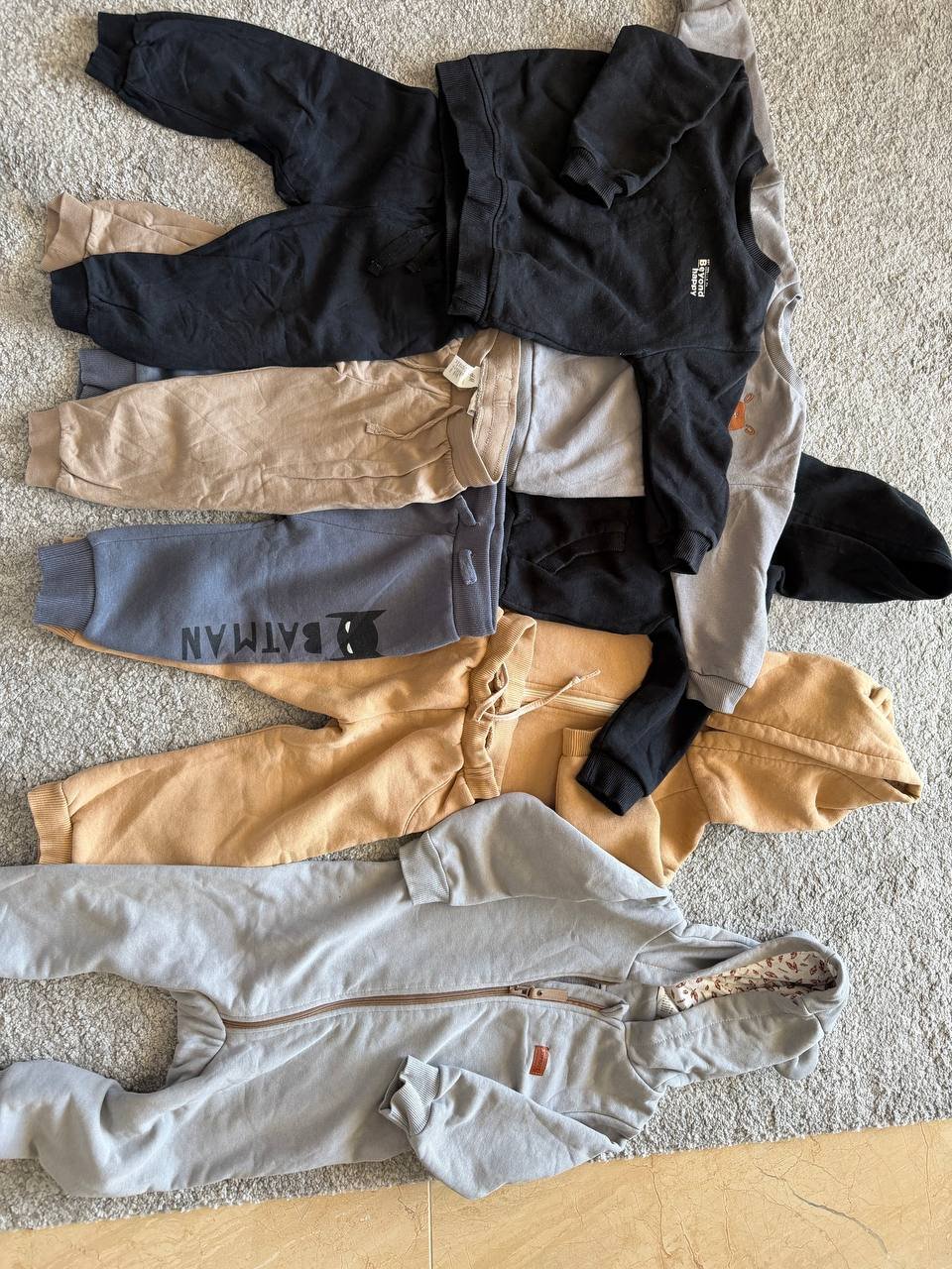 Lote de ropa infantil para niño 18-24 meses — Limasol, Chipre