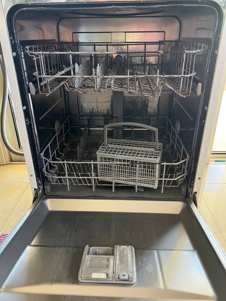 Посудомоечная машина Brandt DFP129DW — Лимасол, Кипр