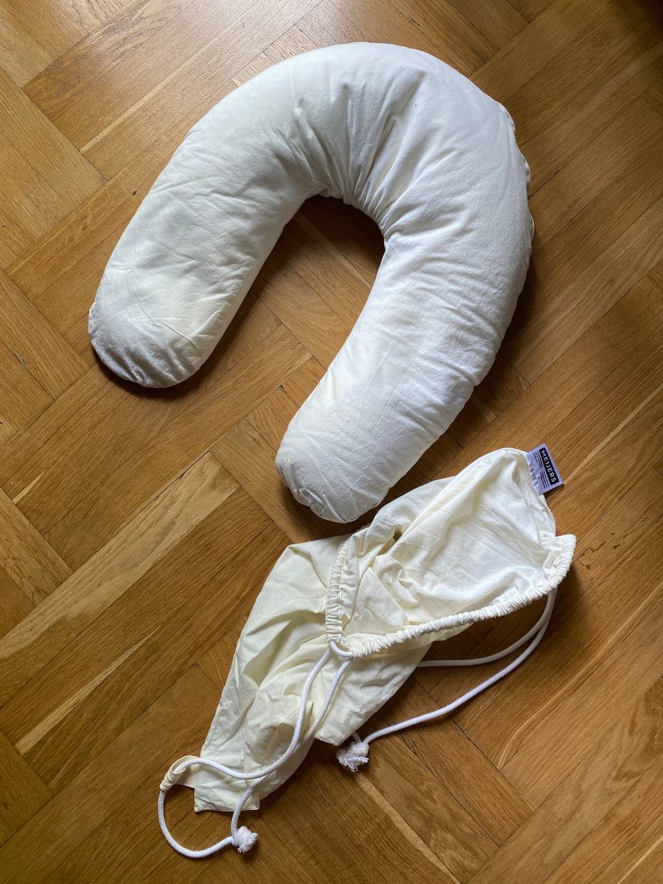 Breastfeeding pillow (stains) — Tbilisi, Georgia Breastfeeding pillow (stains) — used — Tbilisi, Georgia
