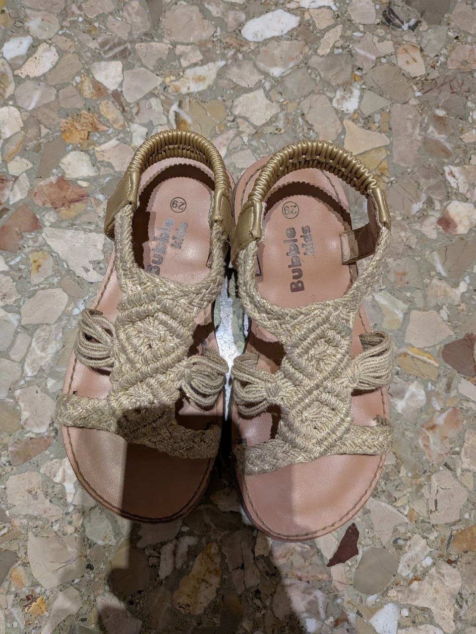 Bubble Bubbie sandals size 29 beige — Valencia, Spain Bubble Bubbie sandals size 29 beige — Valencia, Spain