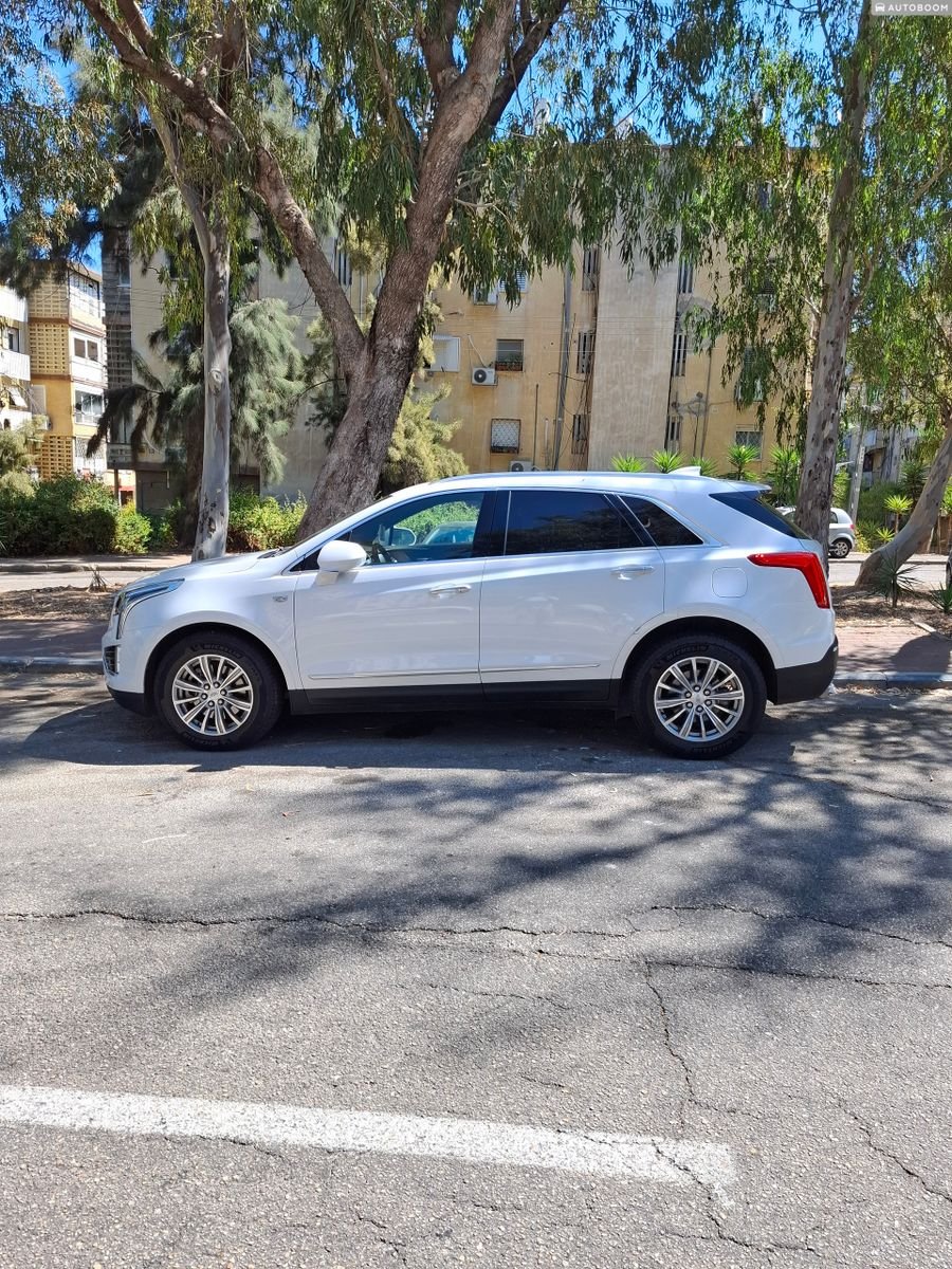 Cadillac XT5 2018 white Luxury automatic — Haifa, Israel