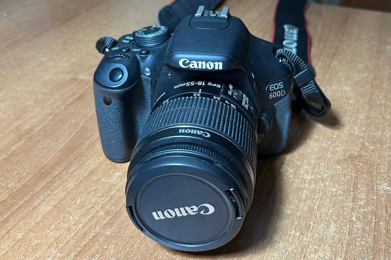 Canon EOS 600D kit camera EF-S 18-55mm — like new — Batumi, Georgia