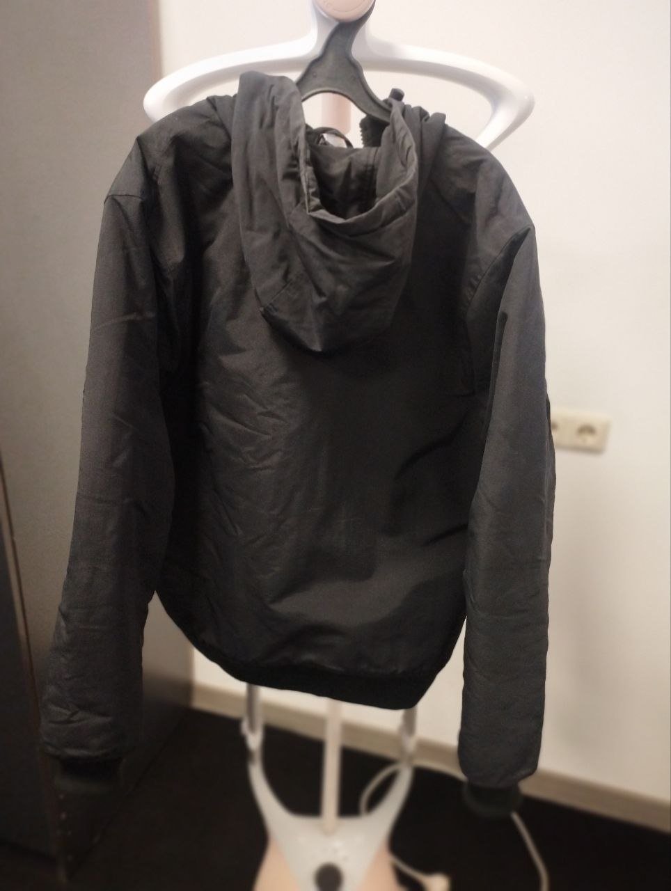 Carhartt jacket size L, damaged zipper pull — Yerevan, Armenia