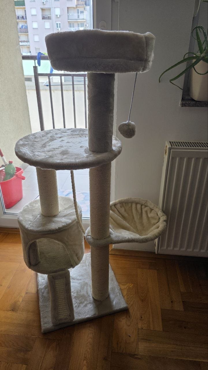 Кошачий комплекс (деревянный) 4000 динар — Б/у — Нови Сад, Сербия