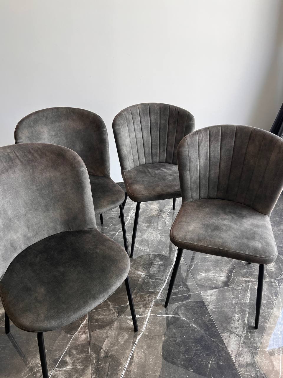 Sillas 30€ cada una (juego de 4), Pafos — Limasol, Chipre