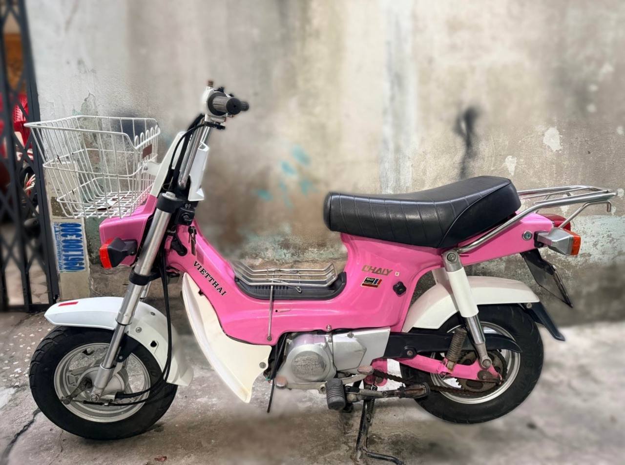 Chaly 50cc stylish scooter 2007 — Nha Trang, Vietnam Chaly 50cc stylish scooter 2007 — Nha Trang, Vietnam