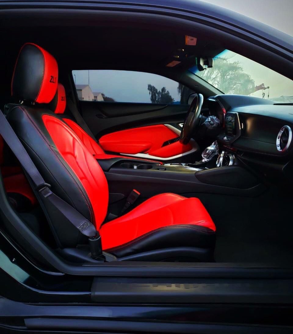 Салон Chevrolet Camaro (черная кожа, красные акценты) — good (no visible damage) — Дубай, ОАЭ