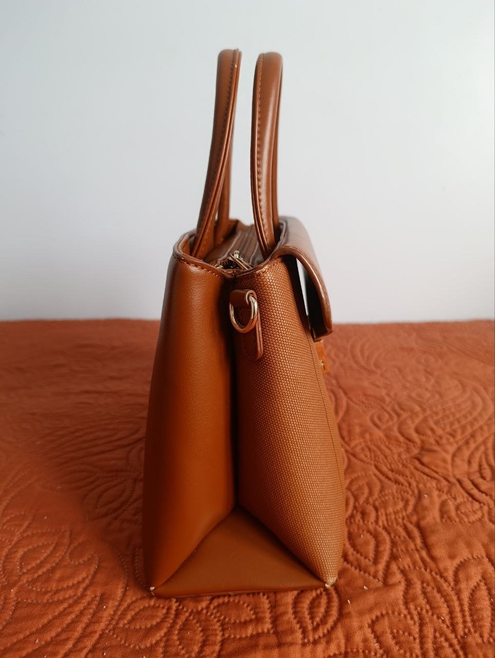 CHRISBELLA brown leather handbag — used — Batumi, Georgia