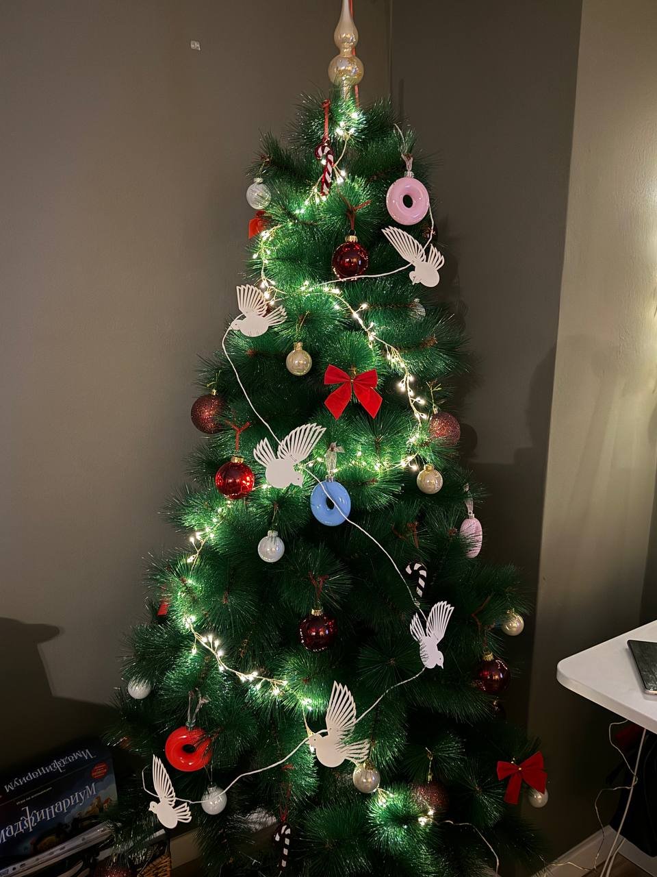 Árbol de Navidad 160 cm con adornos — used_or_unknown — Belgrado, Serbia