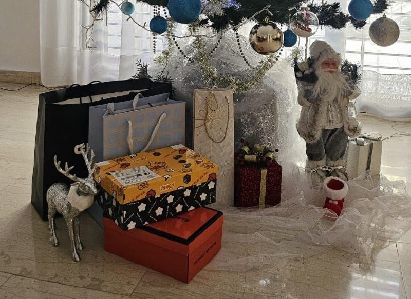 شجرة كريسماس مع زينة، 70€ (لارنكا) — لارنكا, قبرص