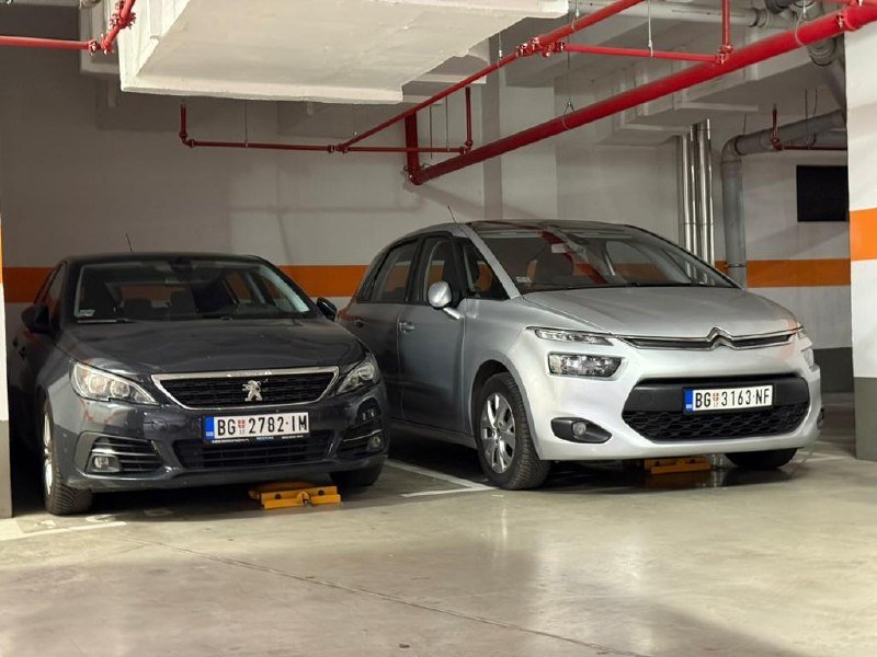 Citroen C4 Picasso 2014 silver diesel automatic — Belgrade, Serbia