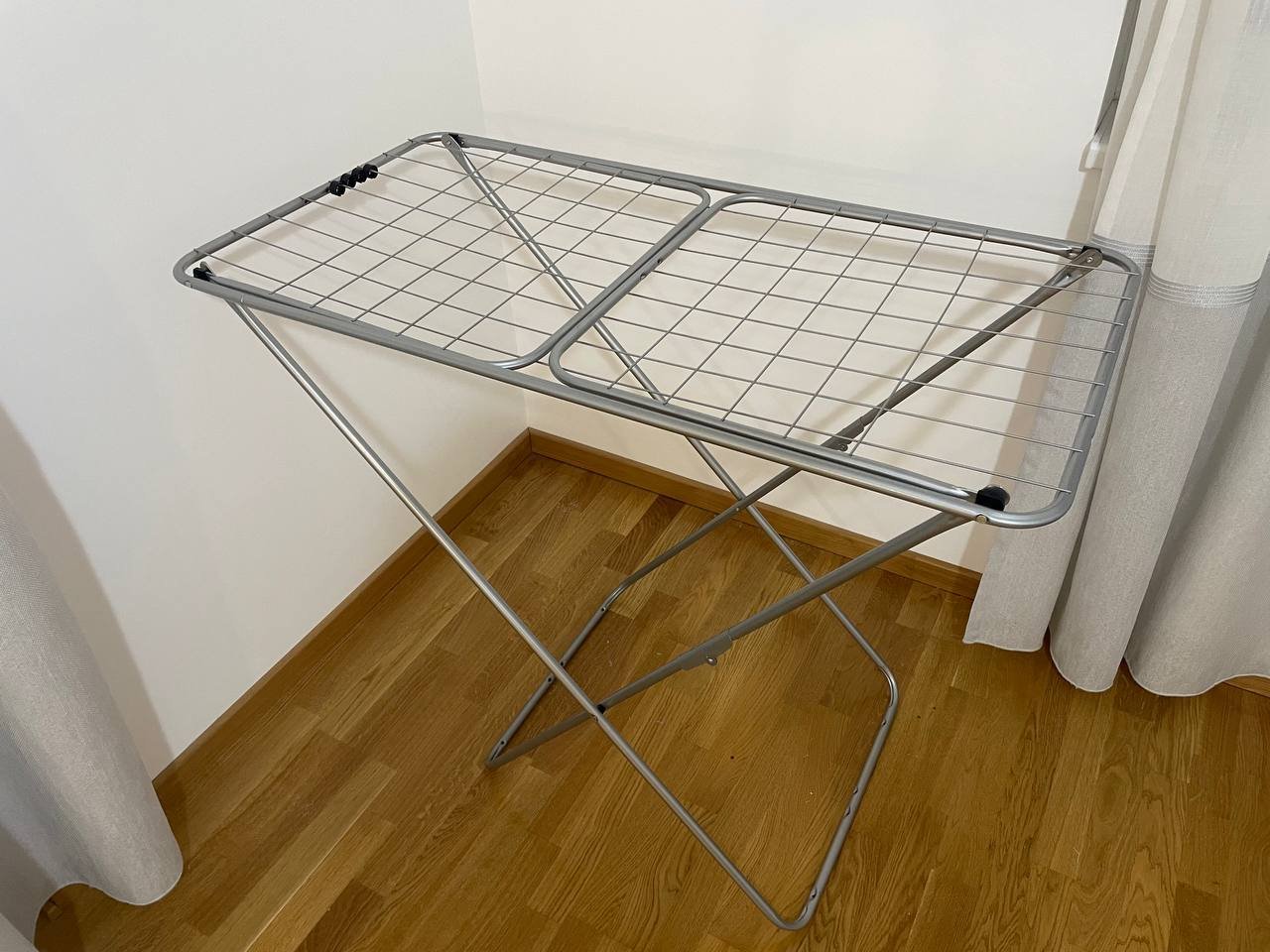 Clothes drying rack 1400 dinars, Adice area — Novi Sad, Serbia