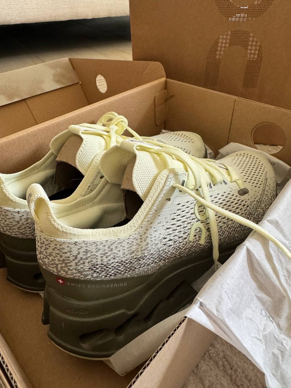 Zapatillas Cloudsurfer Max (nuevas) 900 AED — nuevo — Dubái, EAU