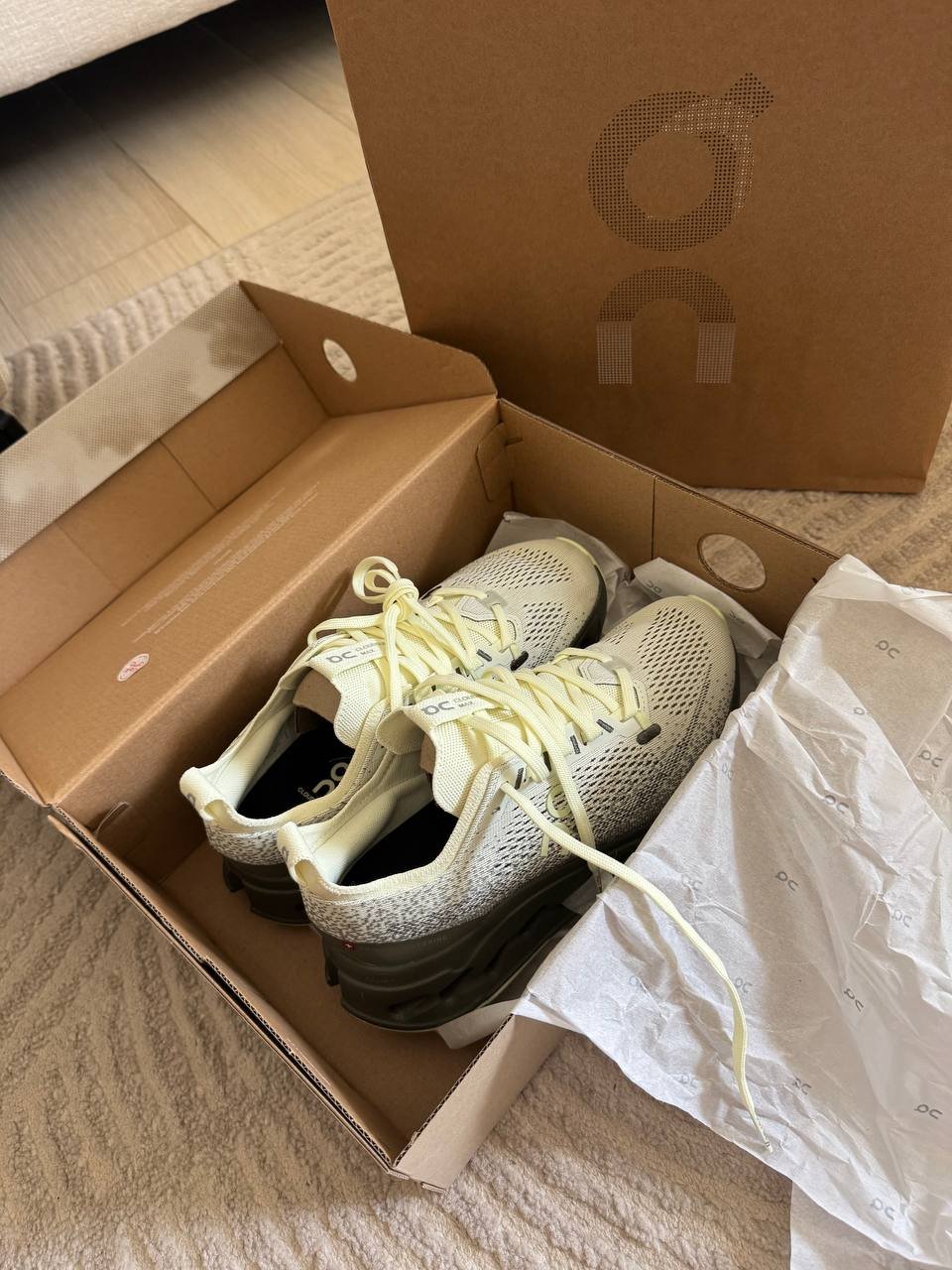 Zapatillas Cloudsurfer Max (nuevas) 900 AED — nuevo — Dubái, EAU