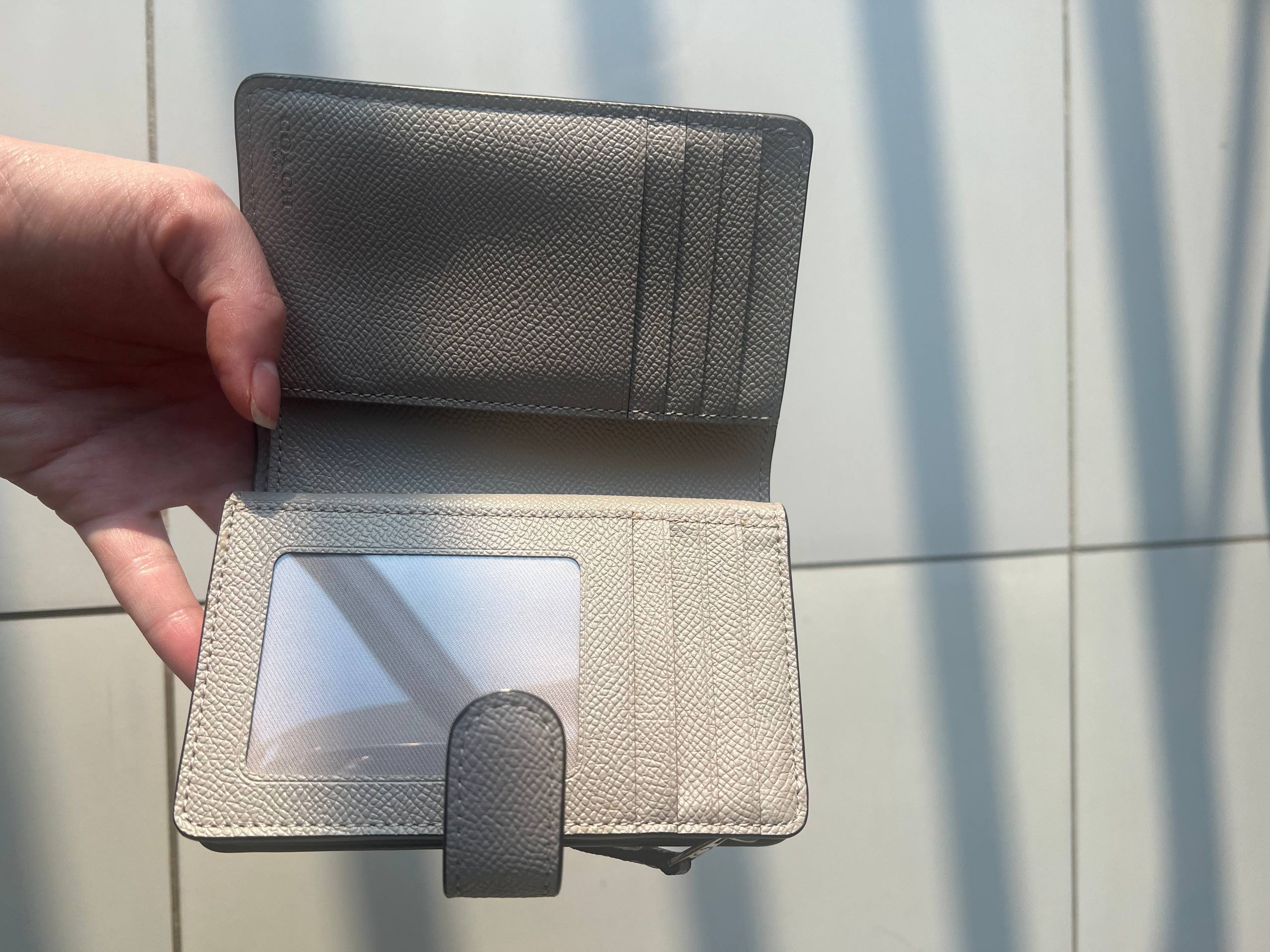 Coach leather wallet — new — Dubai, UAE