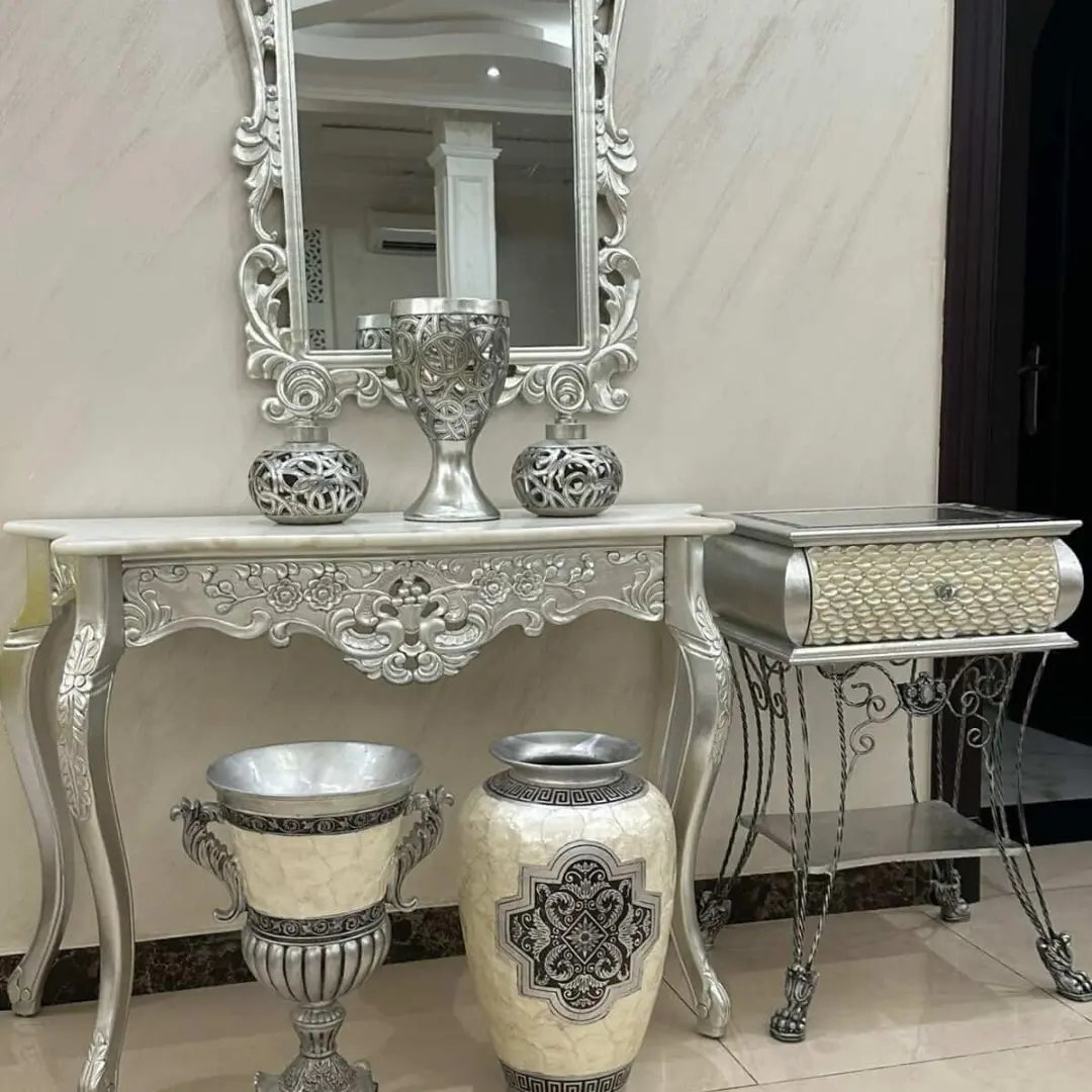 Консоль с зеркалом из белого мрамора, 1500 AED — Дубай, ОАЭ Консоль с зеркалом из белого мрамора, 1500 AED — Дубай, ОАЭ