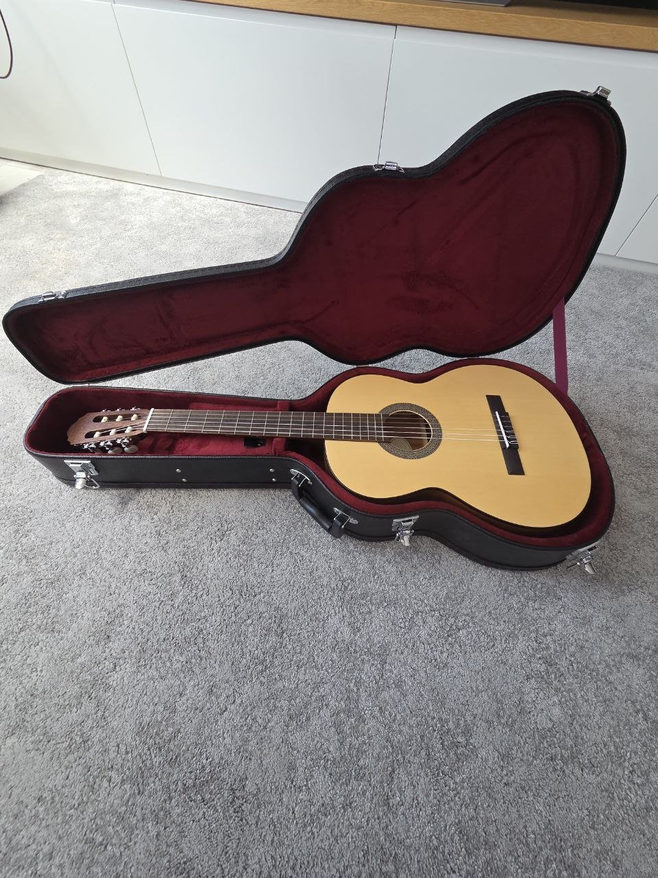 Cort AC100 OP классическая гитара с кейсами — Лимасол, Кипр Cort AC100 OP классическая гитара с кейсами — б/у — Лимасол, Кипр