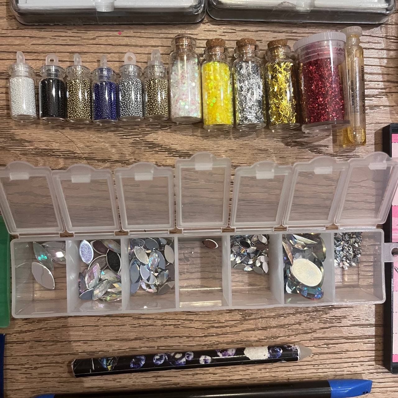 Craft set: rhinestones, glitter, false lashes, cosmetics — Tbilisi, Georgia