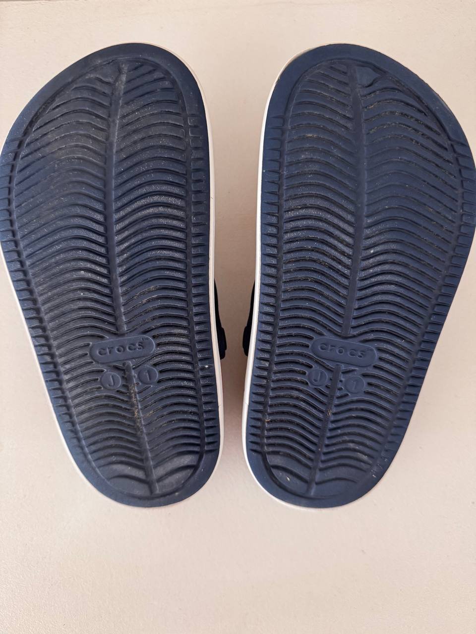 Crocs J1 (33-34 EU) sandals/flip-flops, good condition — Valencia, Spain Crocs J1 (33-34 EU) sandals/flip-flops, good condition — good — Valencia, Spain