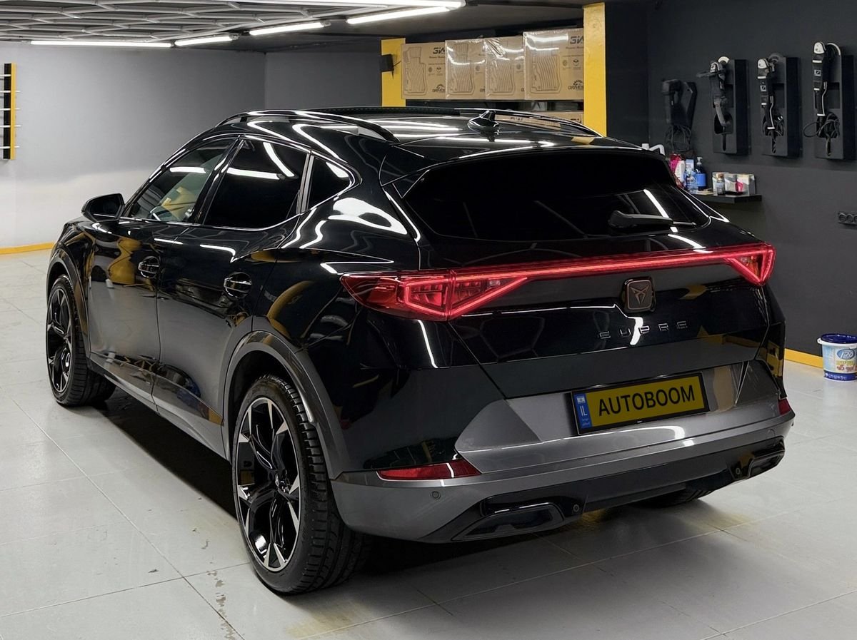 Cupra Formentor 2023 black automatic 1.5 petrol — Tel Aviv, Israel