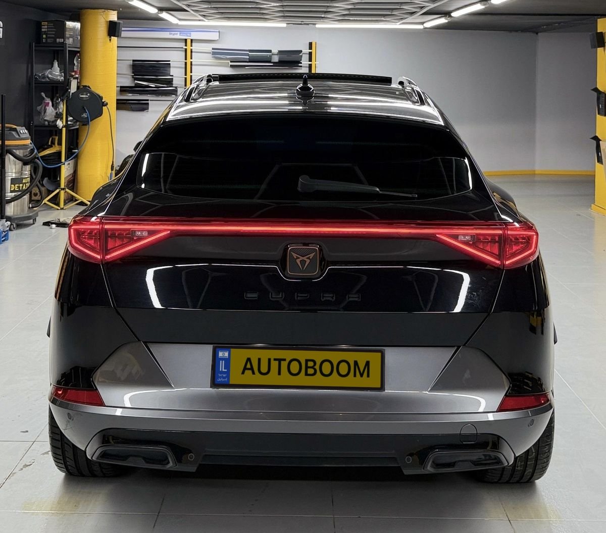 Cupra Formentor 2023 black automatic 1.5 petrol — Tel Aviv, Israel