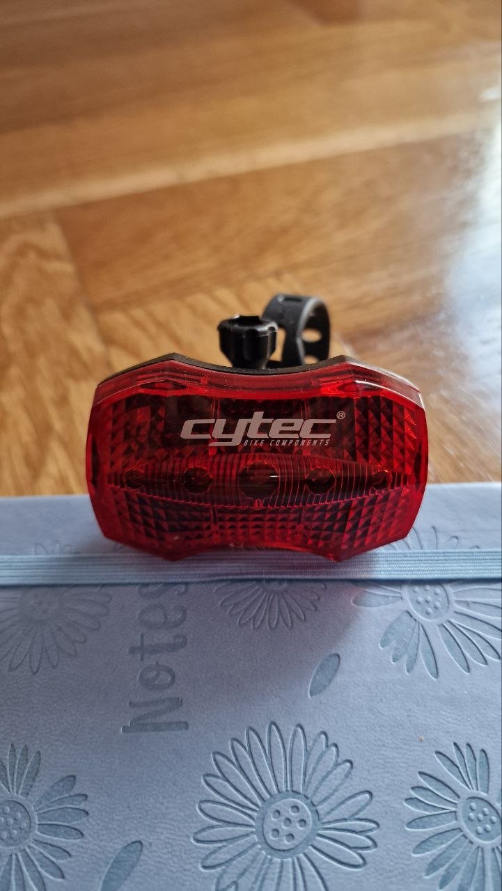فانوس خلفي CYTEC REARL 5 LED+عاكس أحمر — جديد — بلغراد, صربيا