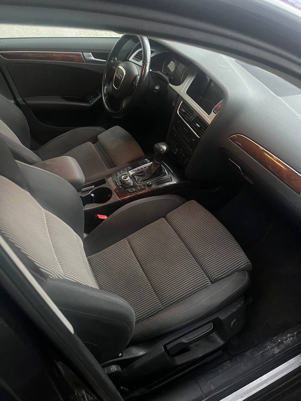 Audi A4 2.0 TDI 2008 automatic mileage 253000 — Belgrade, Serbia — Photo 6