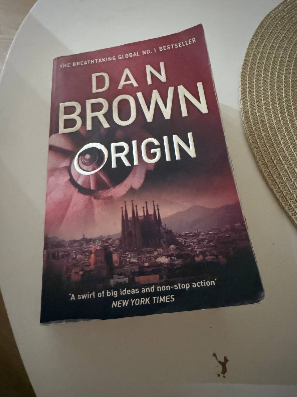 Книга Dan Brown Origin (на английском), отдам — б/у — Валенсия, Испания