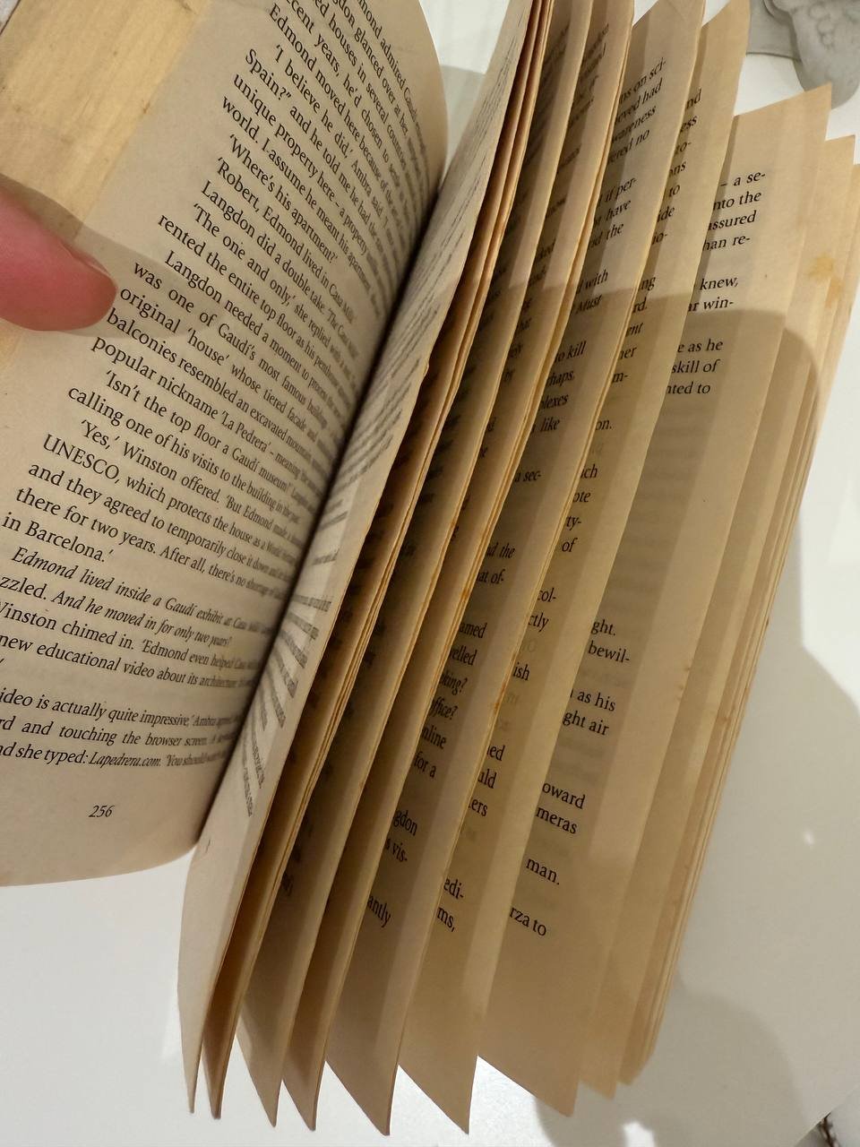 Книга Dan Brown Origin (на английском), отдам — б/у — Валенсия, Испания
