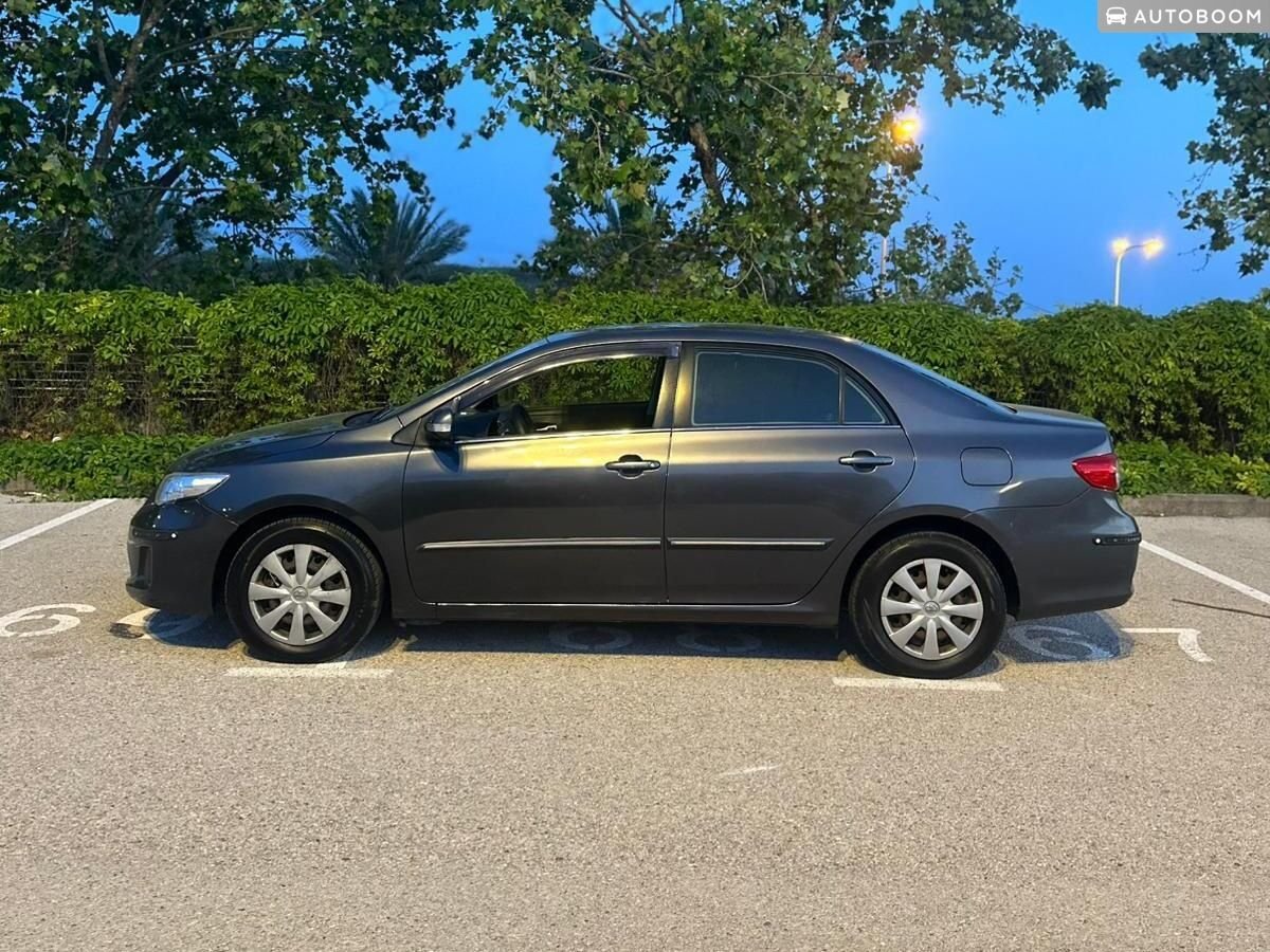 Toyota Corolla 2011 GLI automatic 1.6 petrol 83000 km — Tel Aviv, Israel