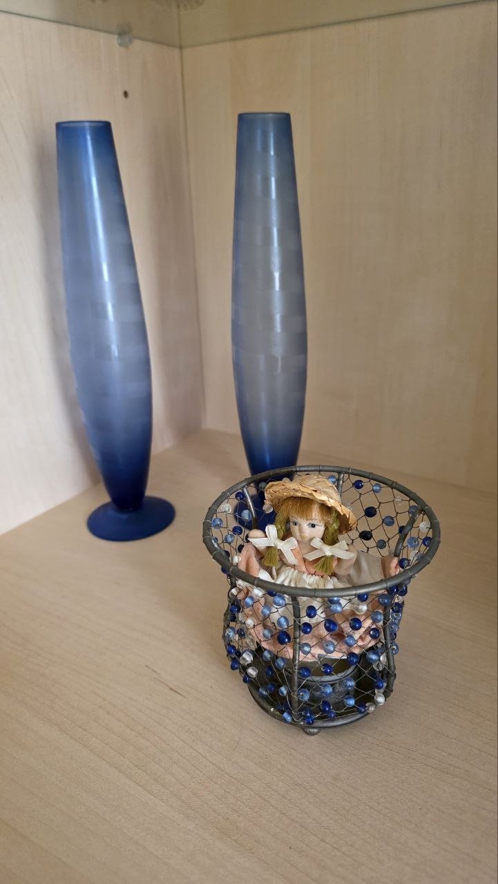 Decoración: conjuntos de jarrones y figuras de vidrio/cerámica — used — Limasol, Chipre