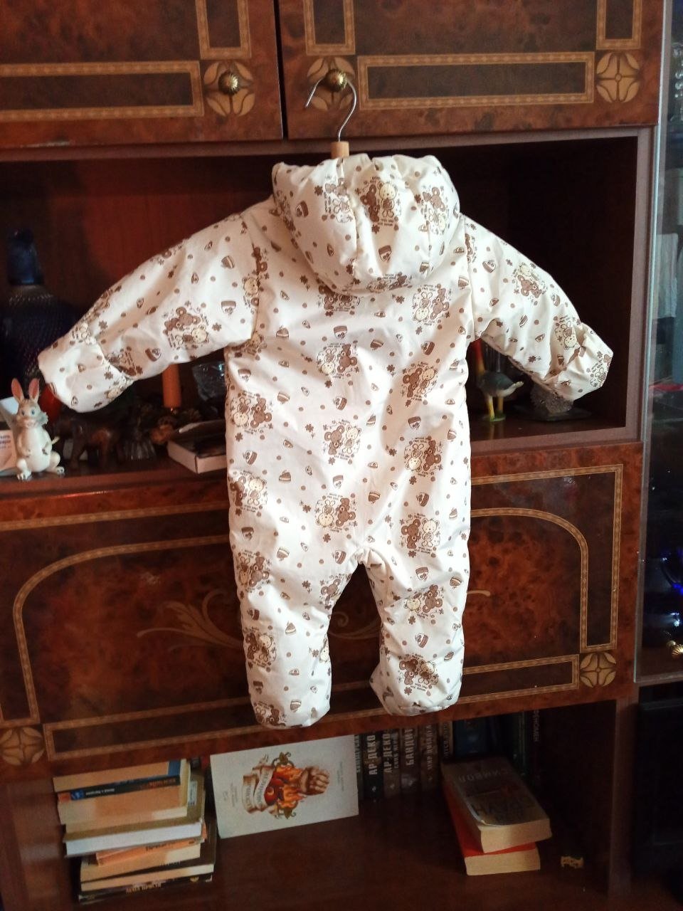 Demiseason romper 74 size beige with bears — Moscow, Russia Demiseason romper 74 size beige with bears — Moscow, Russia