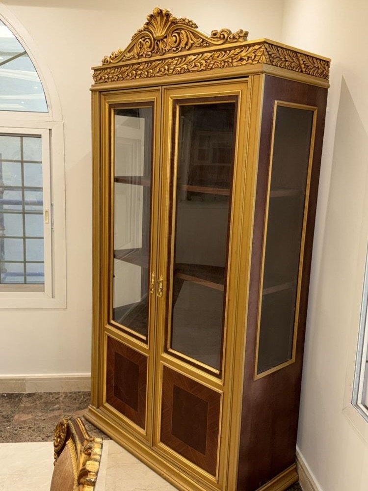 Обеденный стол с шкафом (кобет) 6000 AED — Абу-Даби, ОАЭ Обеденный стол с шкафом (кобет) 6000 AED — Абу-Даби, ОАЭ