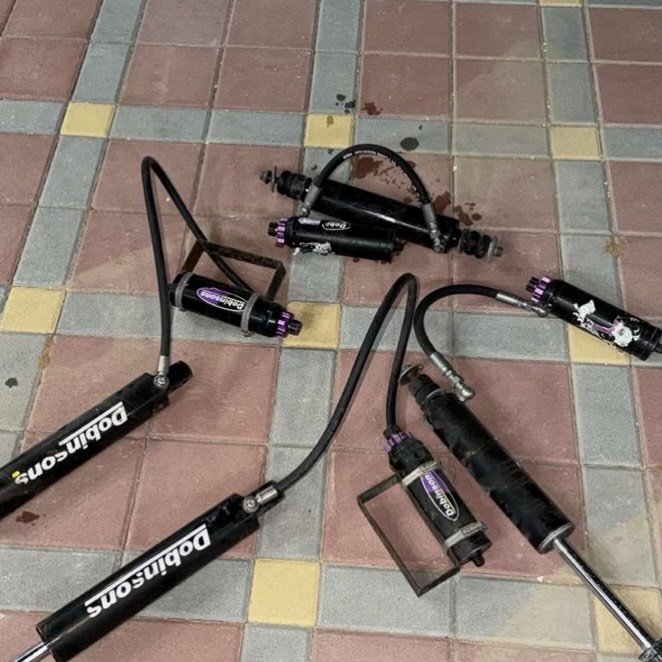 Dobinsons Dobin-sons shock absorbers 2.6 (2 pcs) — Dubai, UAE Dobinsons Dobin-sons shock absorbers 2.6 (2 pcs) — Dubai, UAE