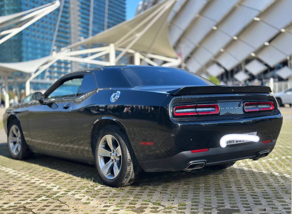 Dodge Challenger 2021 3.6 ищет хозяина
