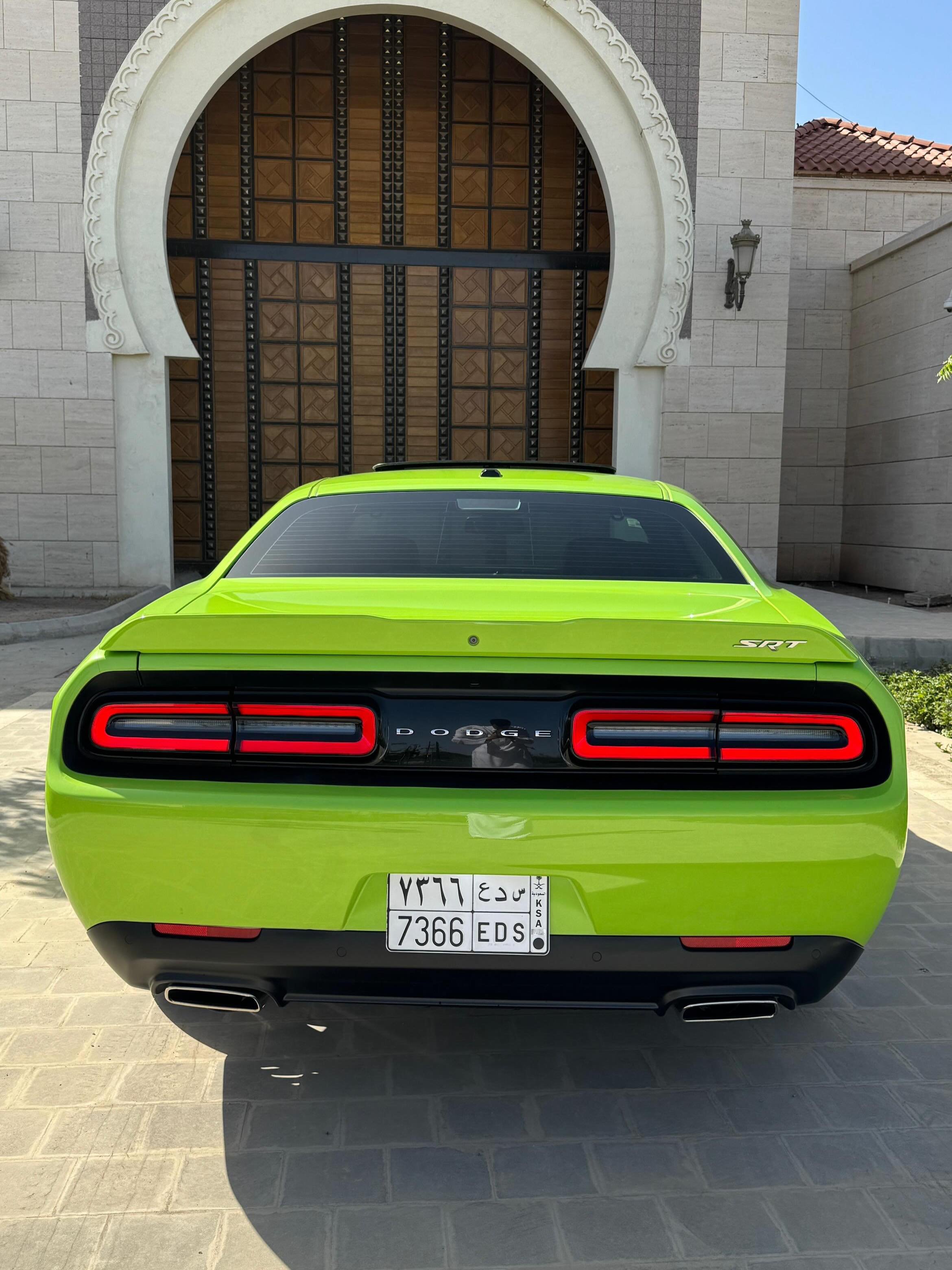 دودج تشالنجر SRT 392 2015 سوبرايم جرين — agency maintained — دبي, الإمارات