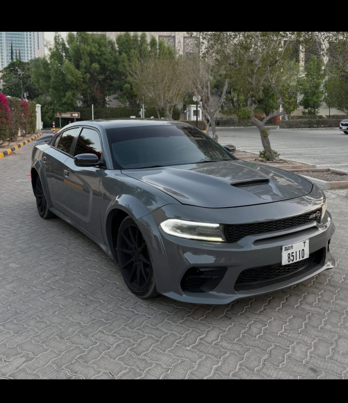 دودج تشارجر SRT 2019 رمادي، 23500 درهم — عجمان, الإمارات