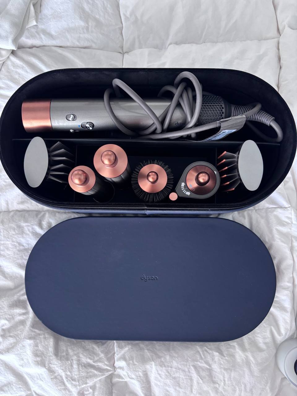 Dyson Airwrap casi nuevo con juego completo — como nuevo — Tiflis, Georgia