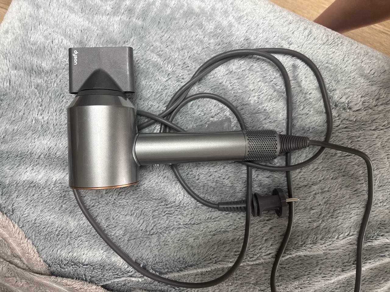 Dyson оригинальный фен, разные режимы — Батуми, Грузия Dyson оригинальный фен, разные режимы — б/у — Батуми, Грузия