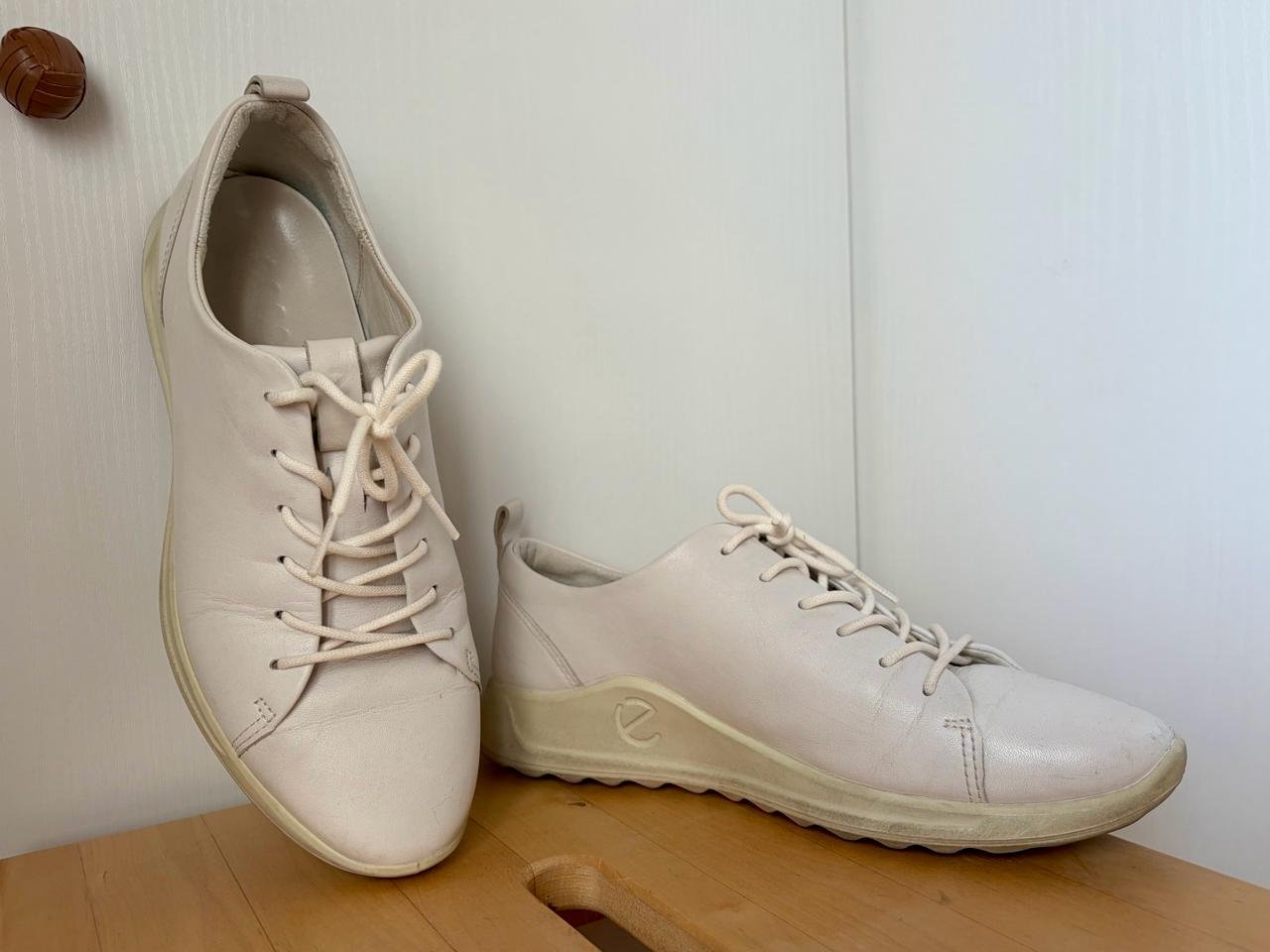 Ecco leather sneakers white, size 39 — Limassol, Cyprus