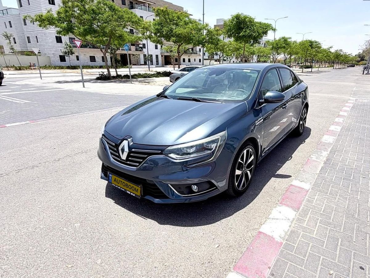 Renault Megane 2021 gray sedan robot diesel 116 hp Intense 130000 km — Tel Aviv, Israel