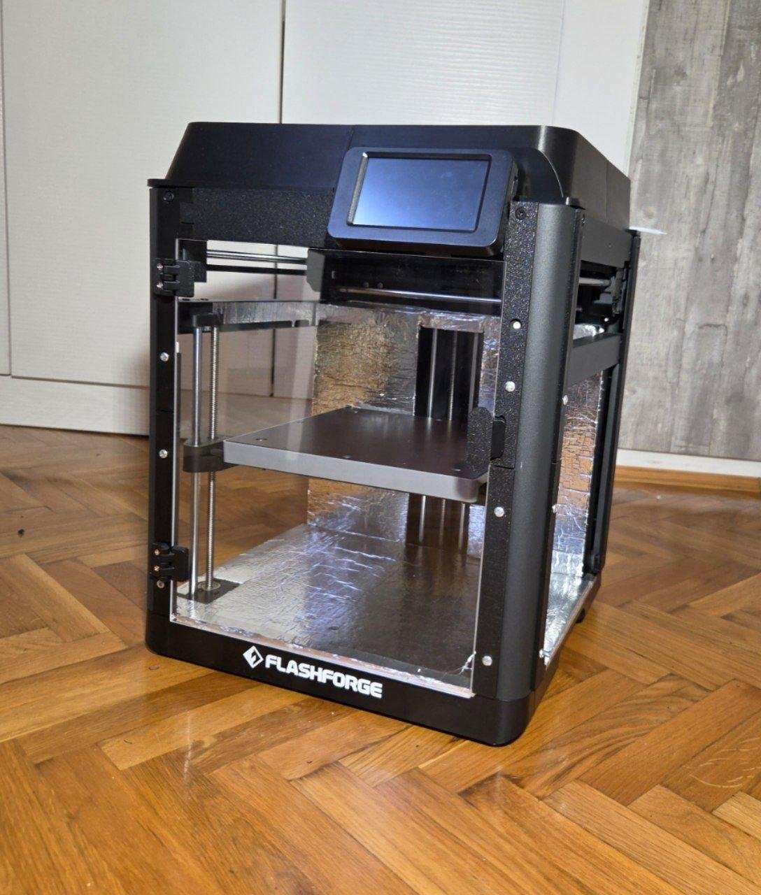 3D принтер Flashforge Adventurer 5M с кастомным enclosure — Белград, Сербия 3D принтер Flashforge Adventurer 5M с кастомным enclosure — Белград, Сербия